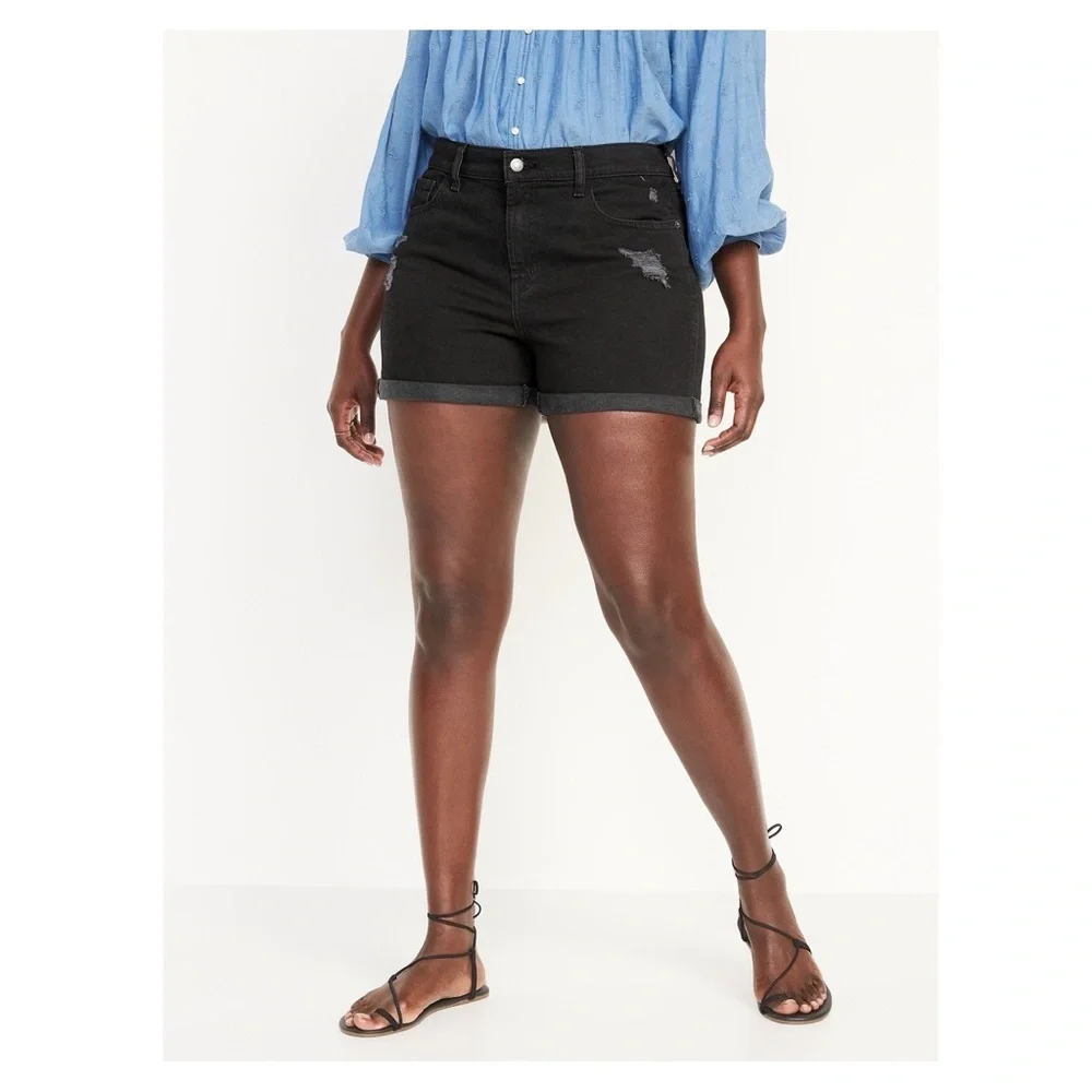 Old Navy Mid Rise Boyfriend Shorts Woman’s Size 20 Black Distressed Cuffed Hem - Picture 1 of 9
